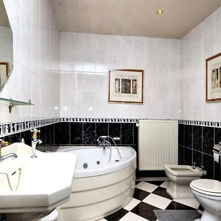 Stylish With Sauna, Cleaning Included